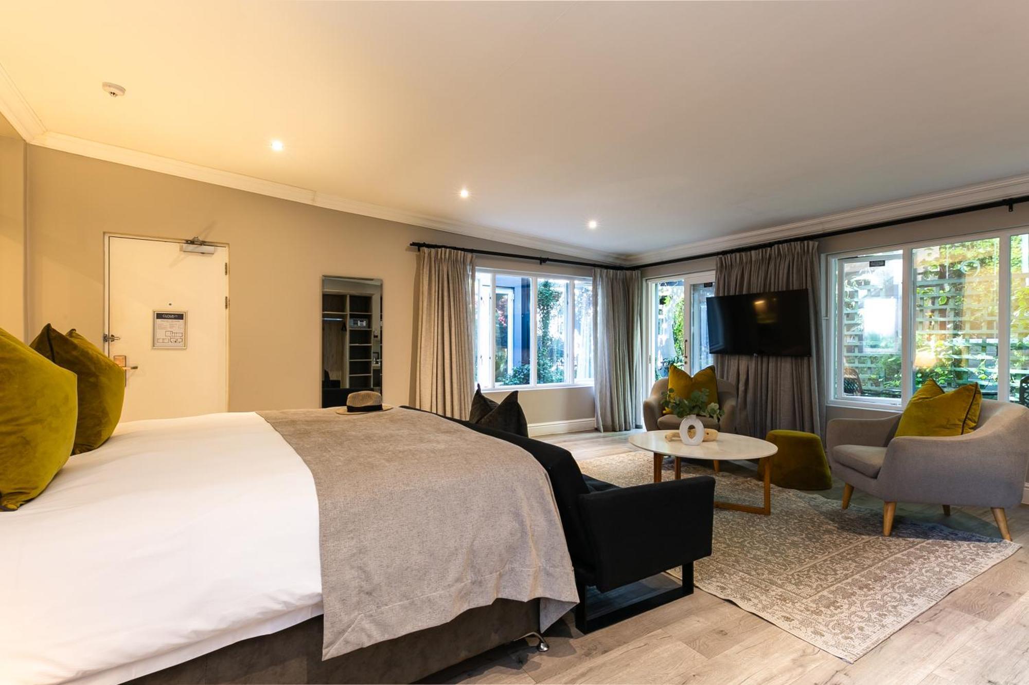 Hotel Cloud 9 Boutique And 4*